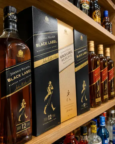 Estante de whiskys importados